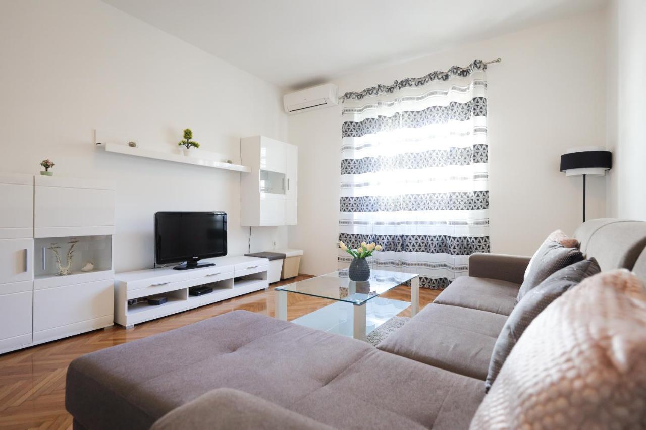 Zara City Center Apartment Bagian luar foto