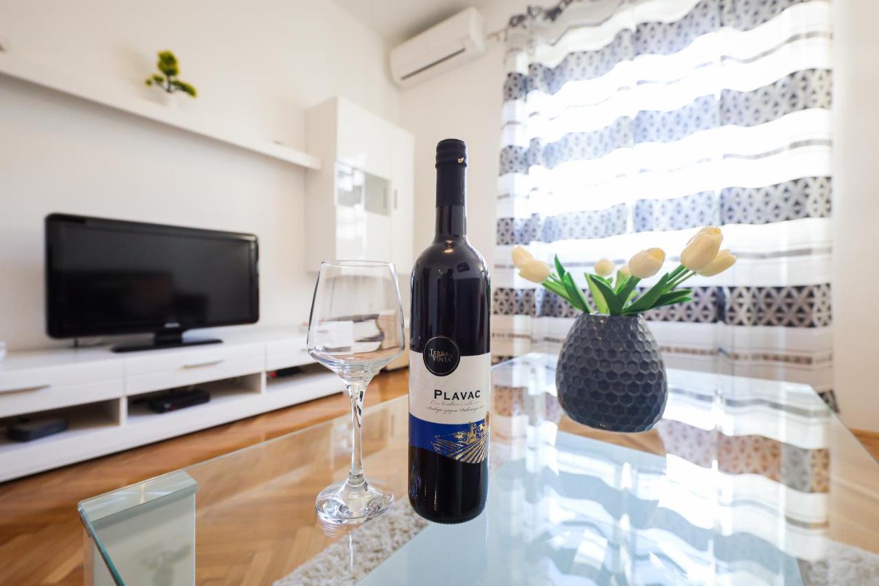 Zara City Center Apartment Bagian luar foto