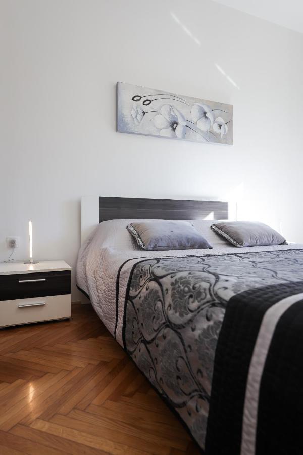 Zara City Center Apartment Bagian luar foto
