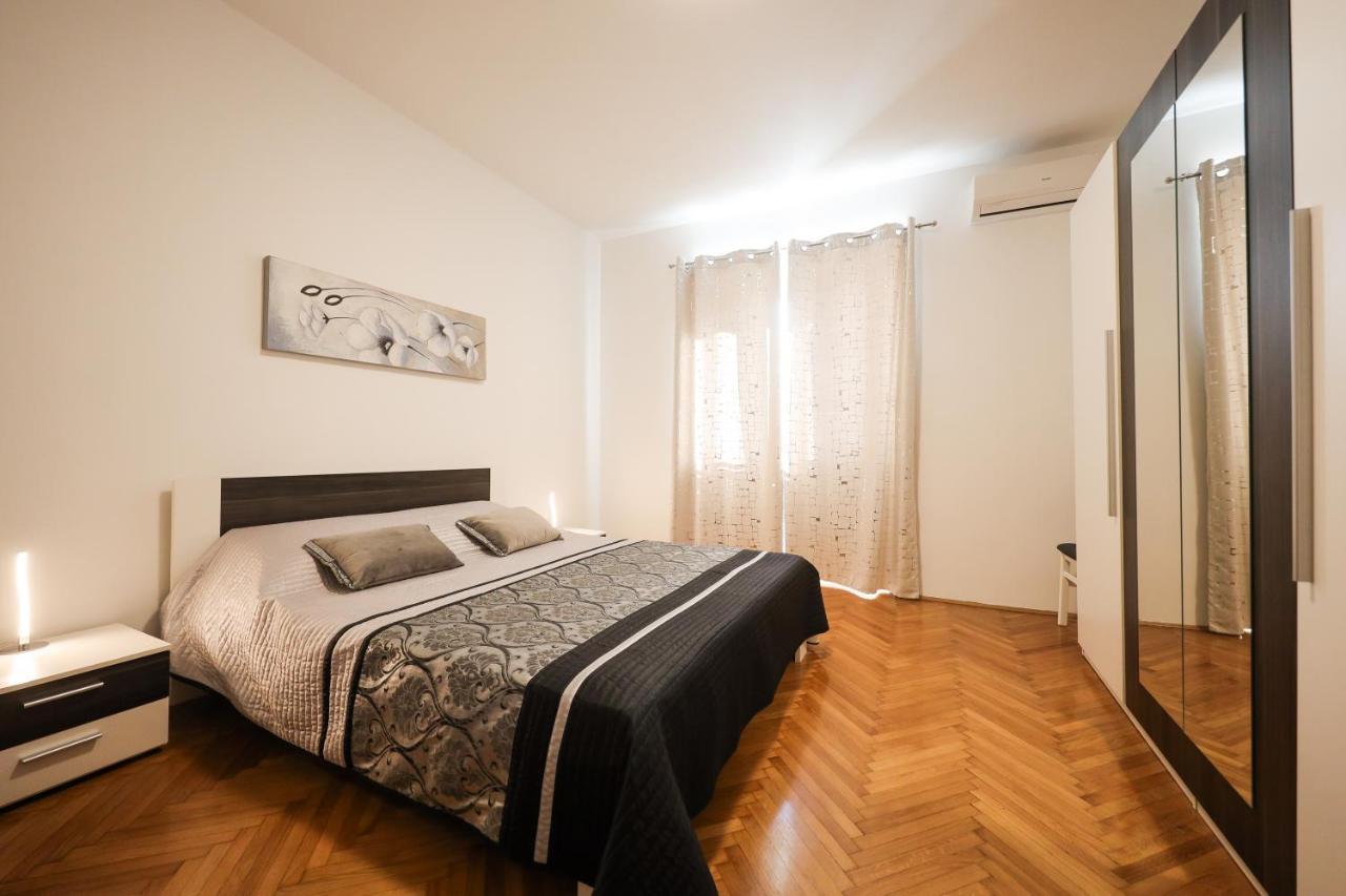 Zara City Center Apartment Bagian luar foto