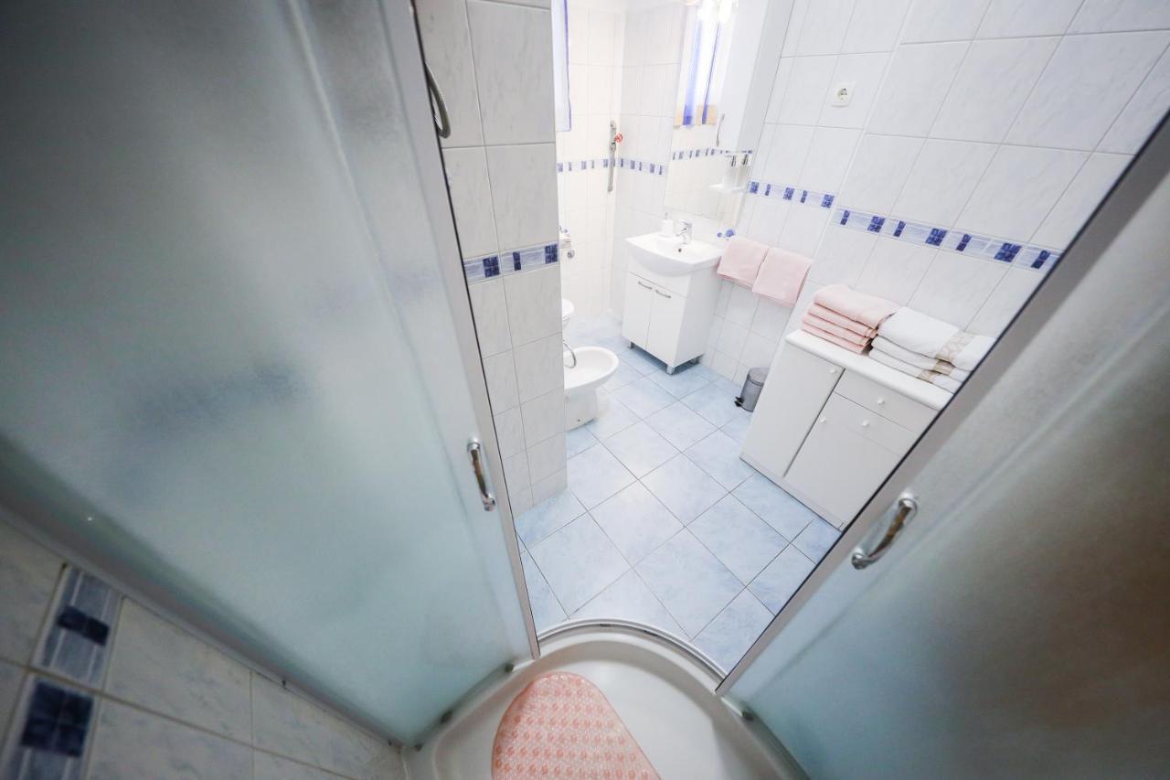 Zara City Center Apartment Bagian luar foto
