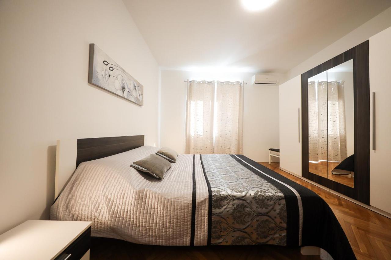 Zara City Center Apartment Bagian luar foto