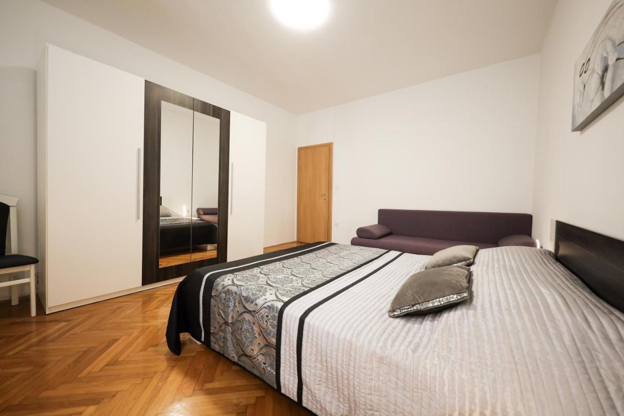 Zara City Center Apartment Bagian luar foto